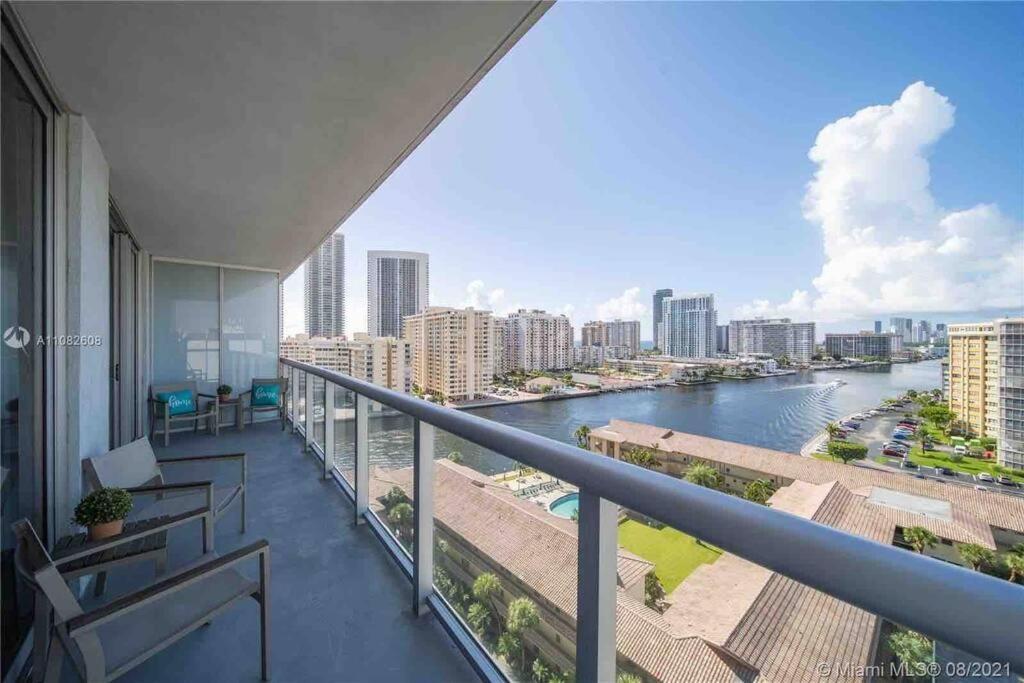 הלנדל ביץ' Beachwalk 1B-1B Apmt Amazing View 12A מראה חיצוני תמונה
